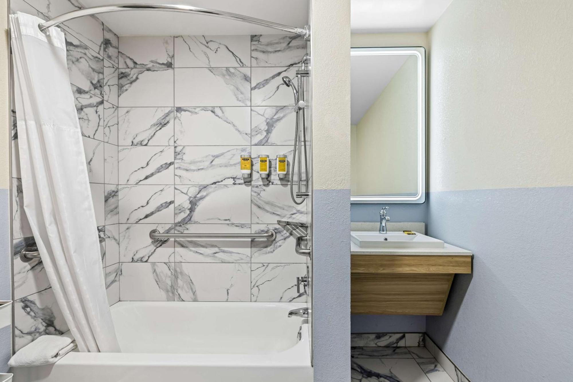 Best Western Buffalo Inn & Suites Экстерьер фото